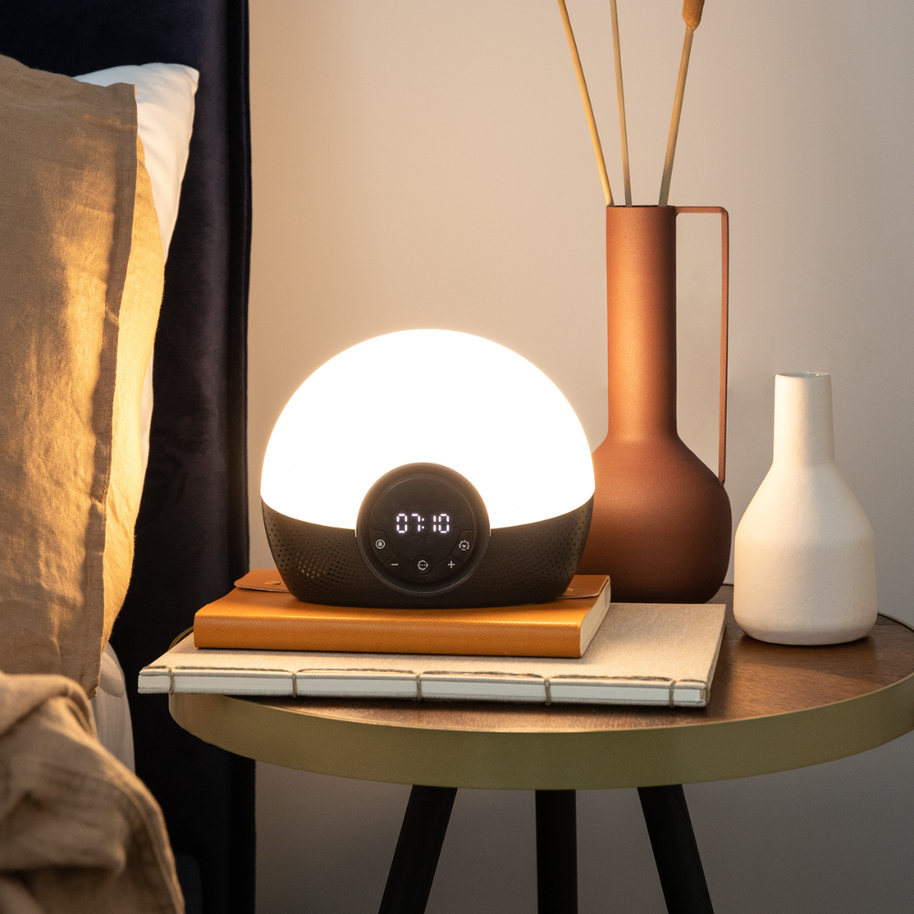 Bodyclock Glow 150 – šviesos žadintuvas su 10 garsų ir baltuoju triukšmu