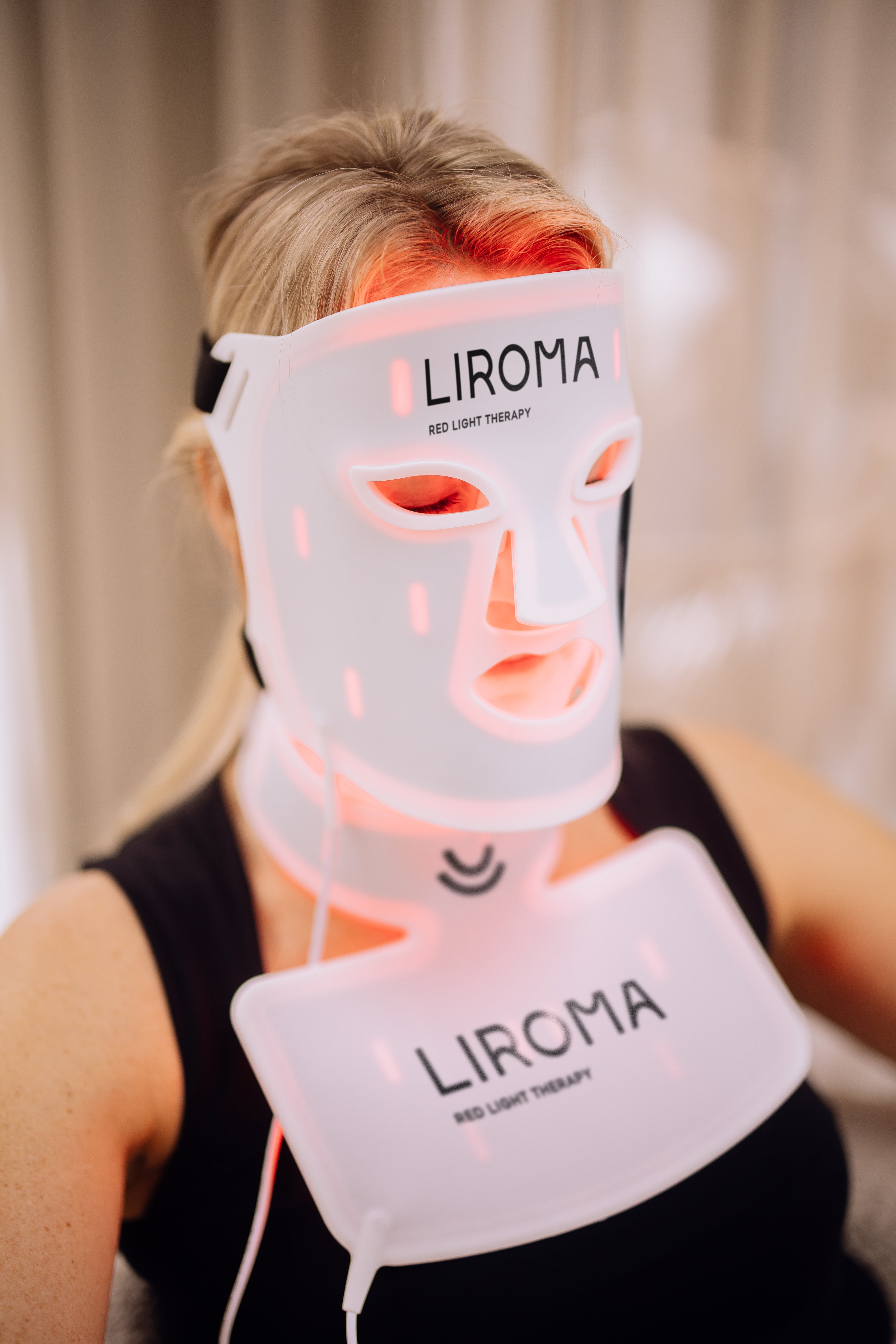 LIROMA® LED terapinė raudonos šviesos ir artimų infraraudonųjų spindulių veido, kaklo ir dekoltė zonos kaukė
