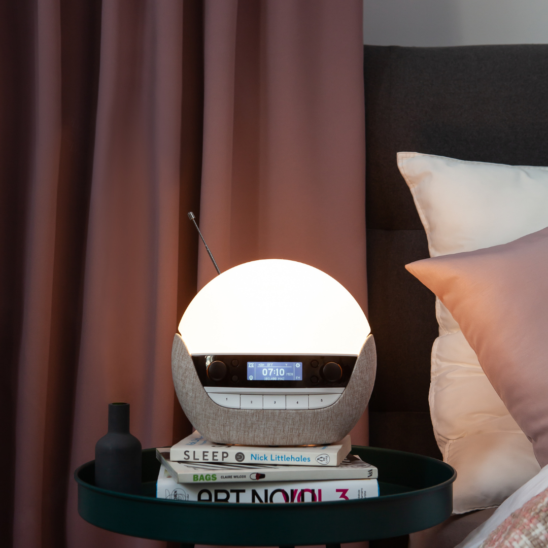 Bodyclock Luxe 700FM – šviesos žadintuvas su 25 garsais, "Bluetooth" jungtimi