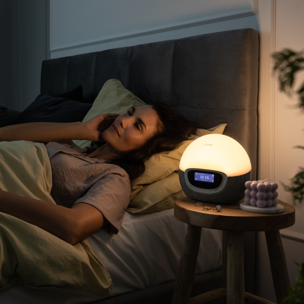 Bodyclock Shine 300 – šviesos žadintuvas su radiju, baltuoju triukšmu ir 15 garsų