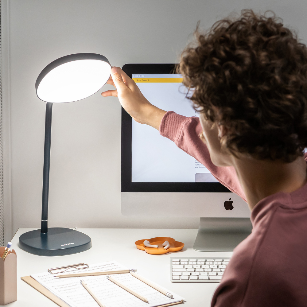 Task – darbo stalo lempa su terapine funkcija