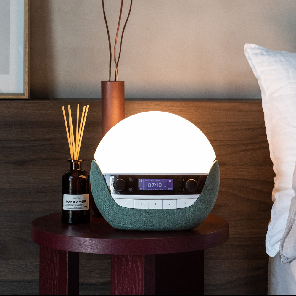 Bodyclock Luxe 750DAB – šviesos žadintuvas su baltuoju triukšmu, 20 garsų, "Bluetooth" jungtimi