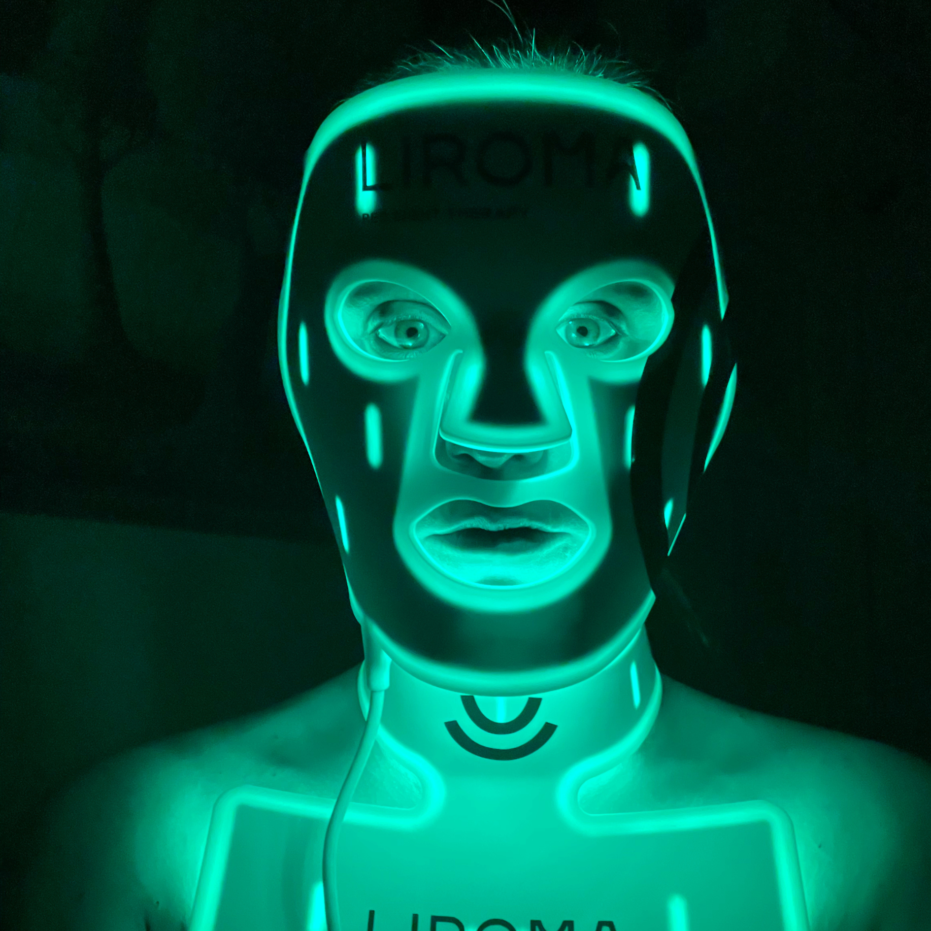 LIROMA® LED terapinė raudonos šviesos ir artimų infraraudonųjų spindulių veido, kaklo ir dekoltė zonos kaukė